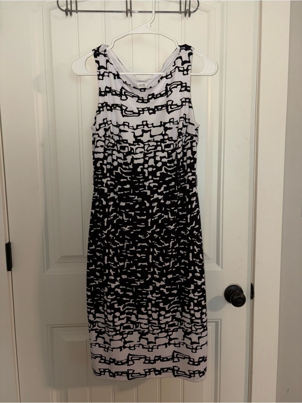 OFFERS OPEN! Women’s size 8 Cache Black & White Patterned Midi Dress
